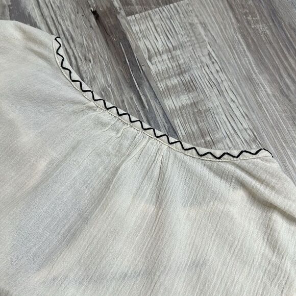 Madewell XS | Embroidered Peasant Top | like new, no flaws! Color- antique cream - Picture 14 of 16